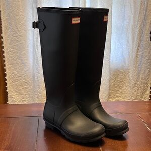 Hunter Tall Matte Black Rain Boots, size 8, with box